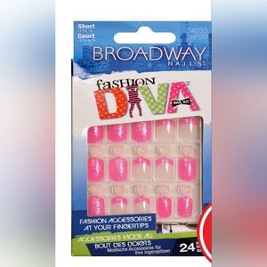 Broadway 'Fashion Diva' 24 Nails Pink Press-On Nails- NEW